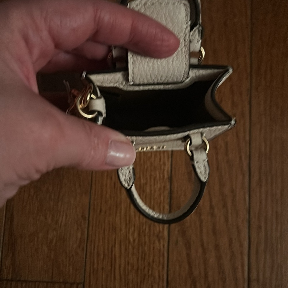 Coach White and Gold Key & Card Holder - Picture 6 of 6